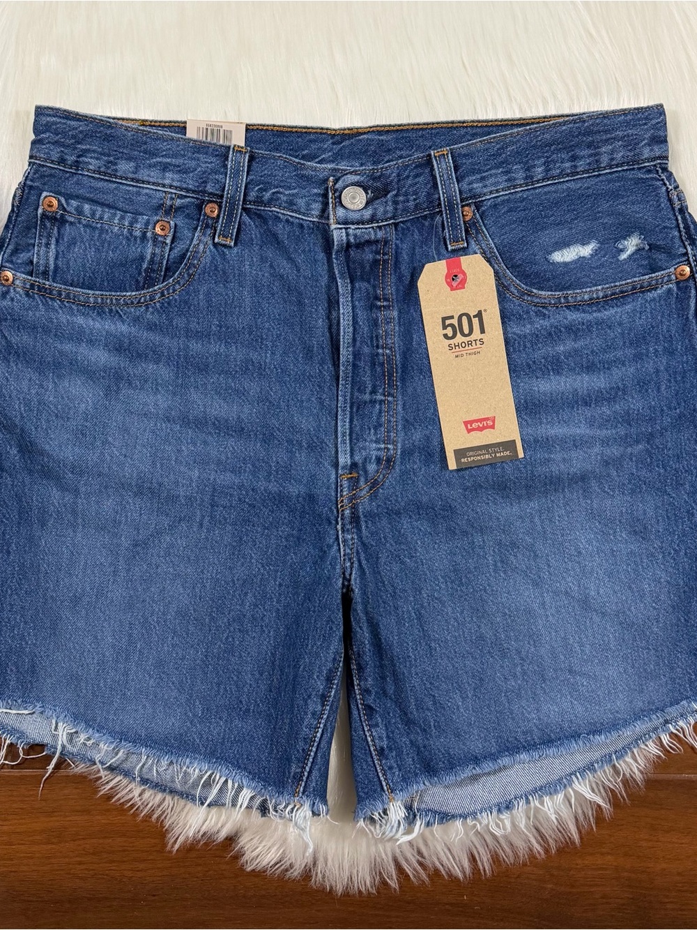 Levi’s Women’s Size 32 High Rise 501 Jean Shorts in Sansome Avenue Mid Thigh